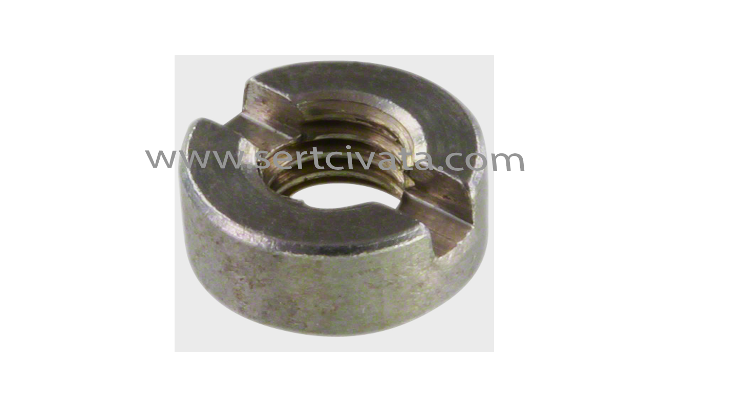 DIN546_Tornavida_Yarikli_Somun (1)